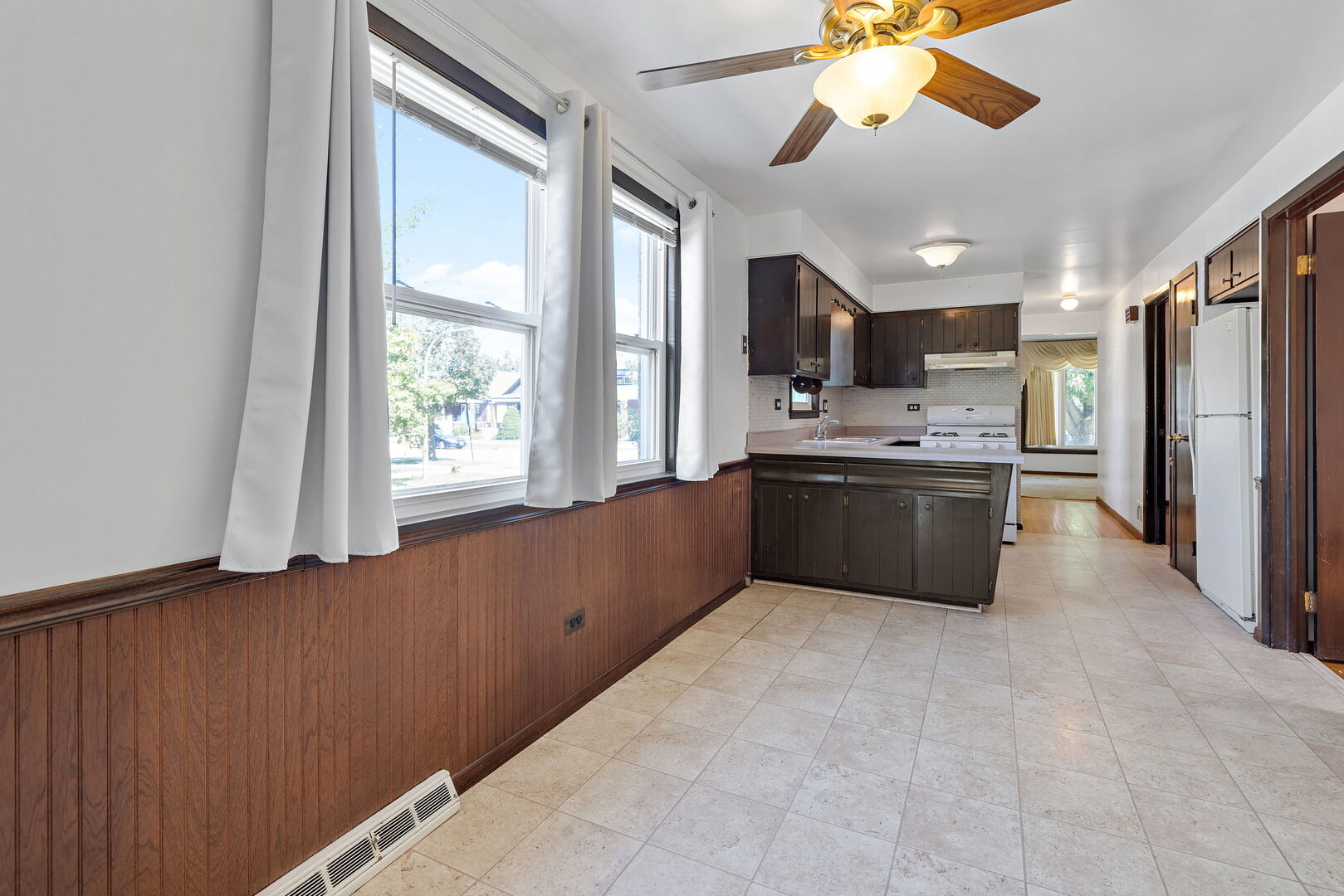 10800 S Avenue G, Chicago, IL 60617