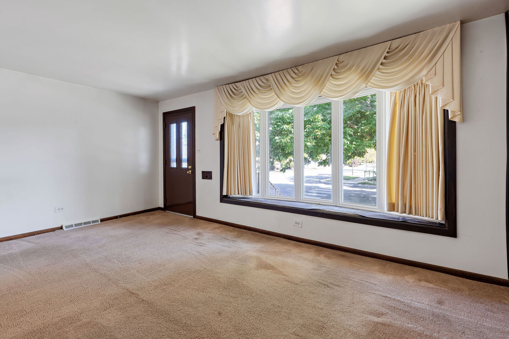 10800 S Avenue G, Chicago, IL 60617