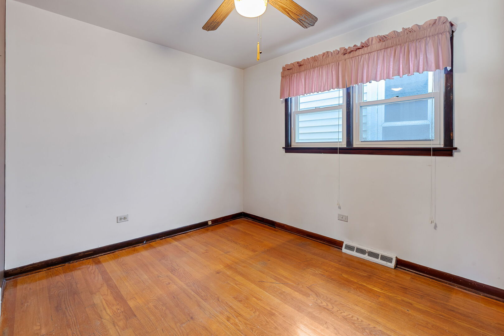 10800 S Avenue G, Chicago, IL 60617