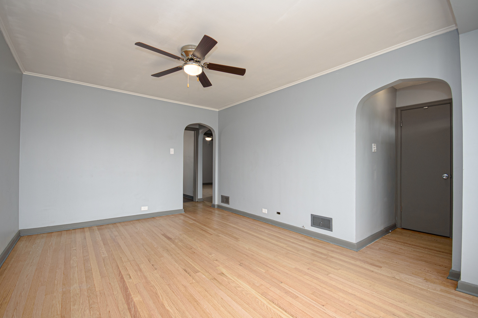 5533 S Menard Avenue, Chicago, IL 60638