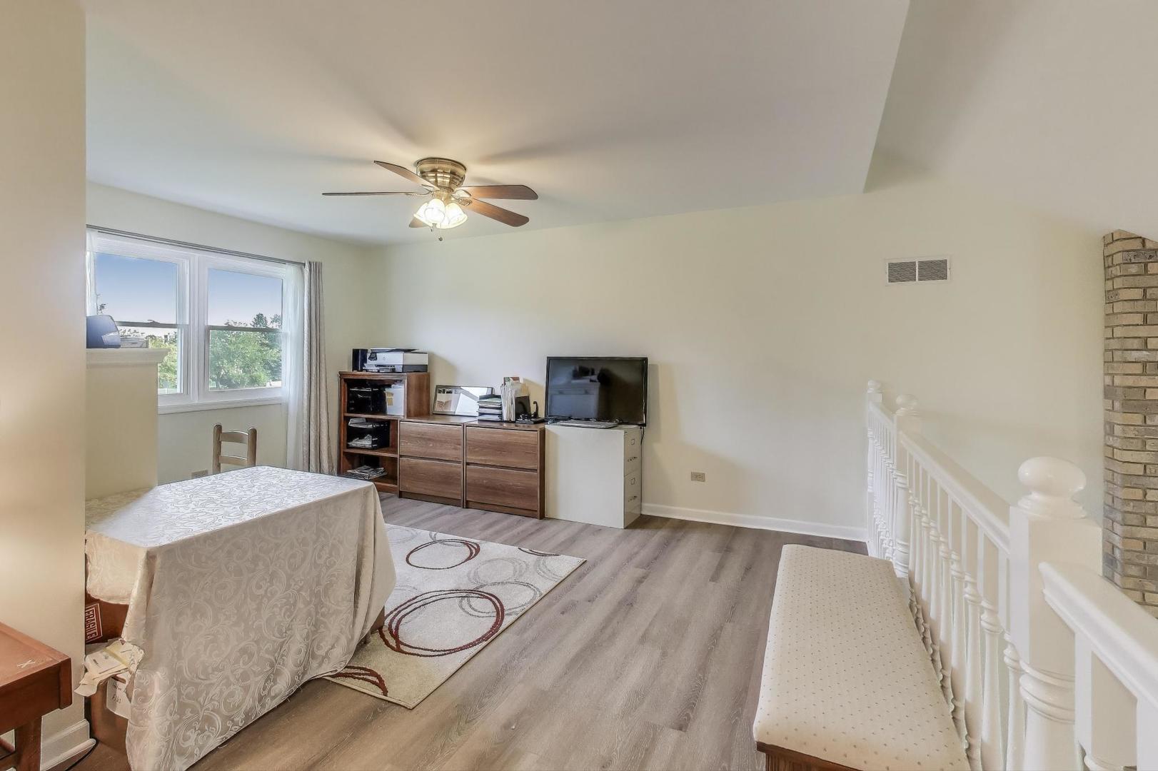 1710 Elm Street, Spring Grove, IL 60081