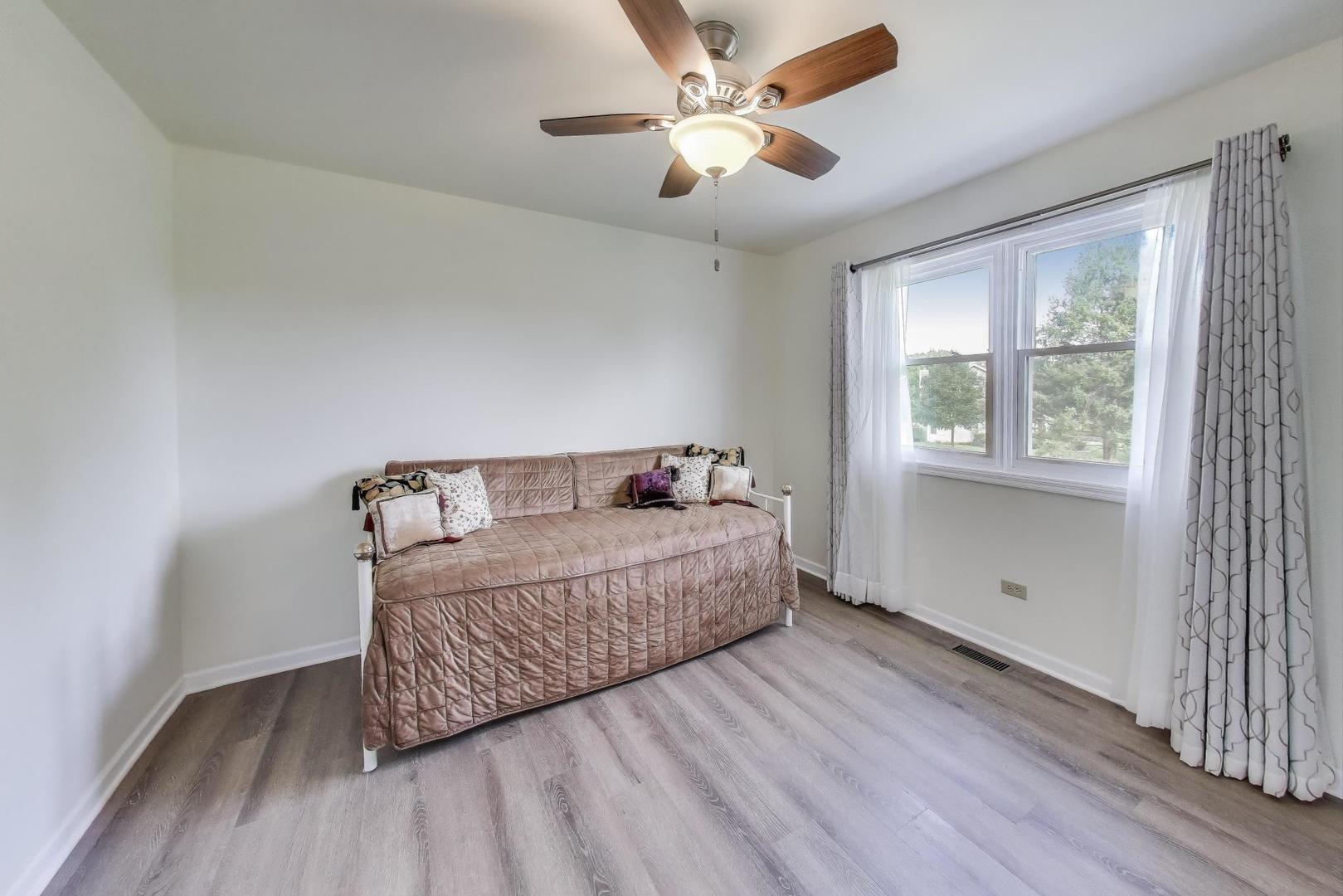 1710 Elm Street, Spring Grove, IL 60081