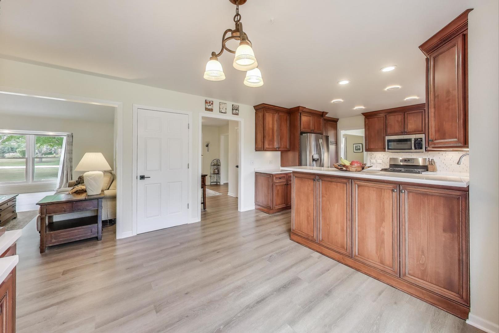 1710 Elm Street, Spring Grove, IL 60081