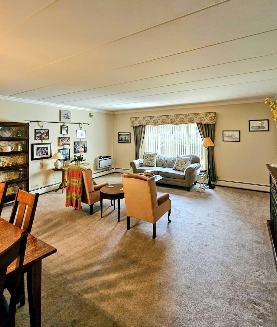 224 S Oak Park Avenue #1B, Oak Park, IL 60302