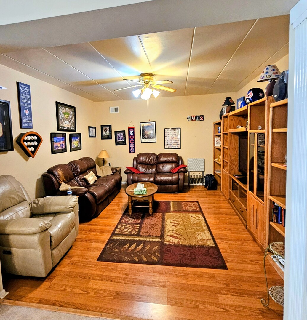 224 S Oak Park Avenue #1B, Oak Park, IL 60302