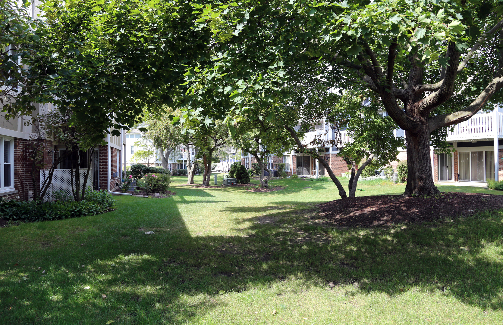 240 Southwick Court #240, Vernon Hills, IL 60061