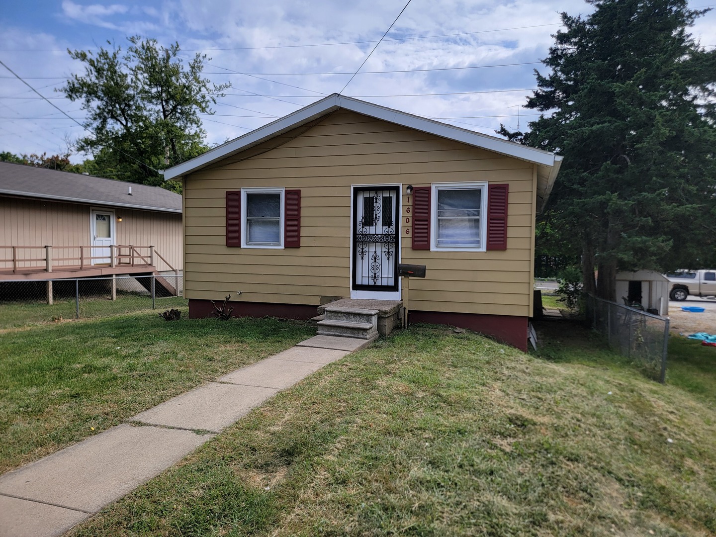 1606 Indiana Street, Bloomington, IL 61701