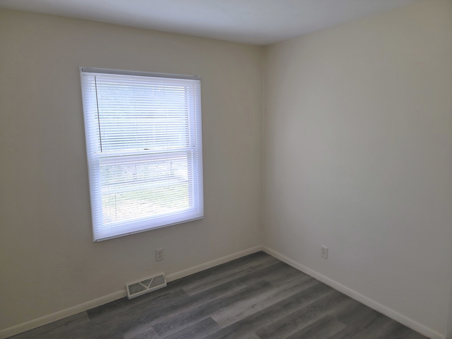 1606 Indiana Street, Bloomington, IL 61701