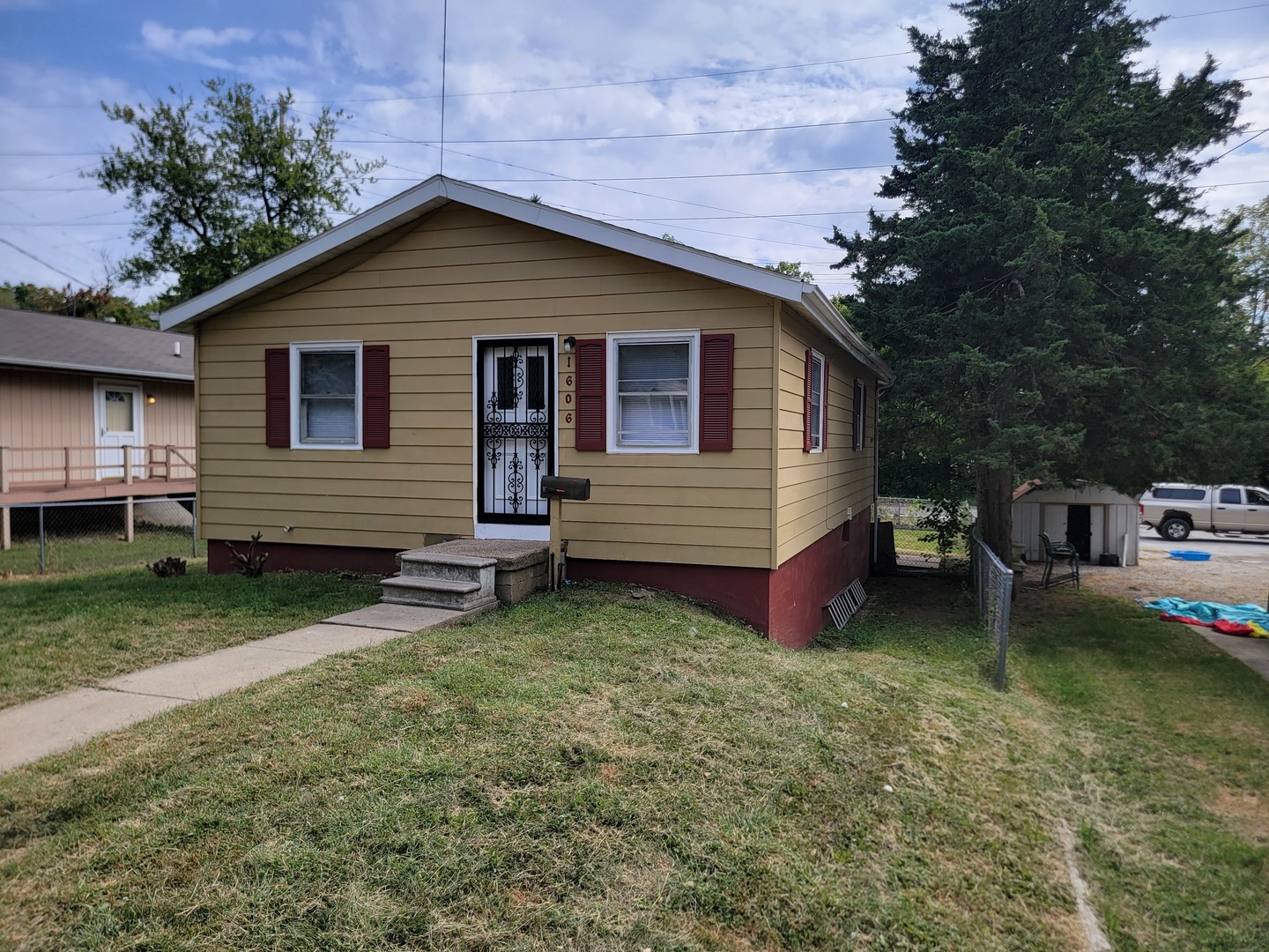 1606 Indiana Street, Bloomington, IL 61701