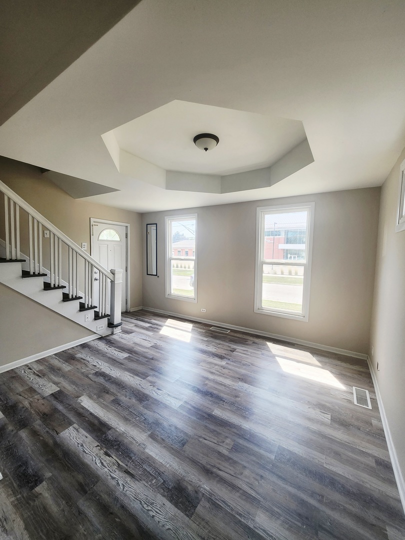 450 Center Avenue #W, Aurora, IL 60505