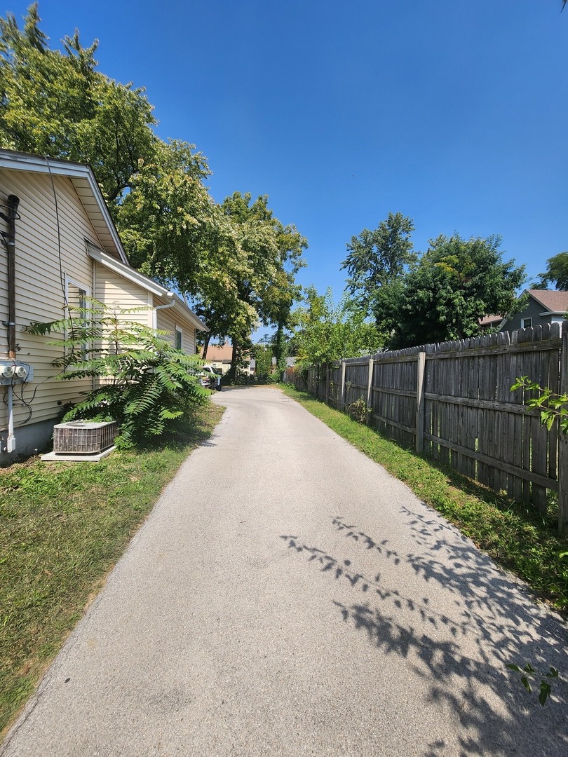 450 Center Avenue #W, Aurora, IL 60505