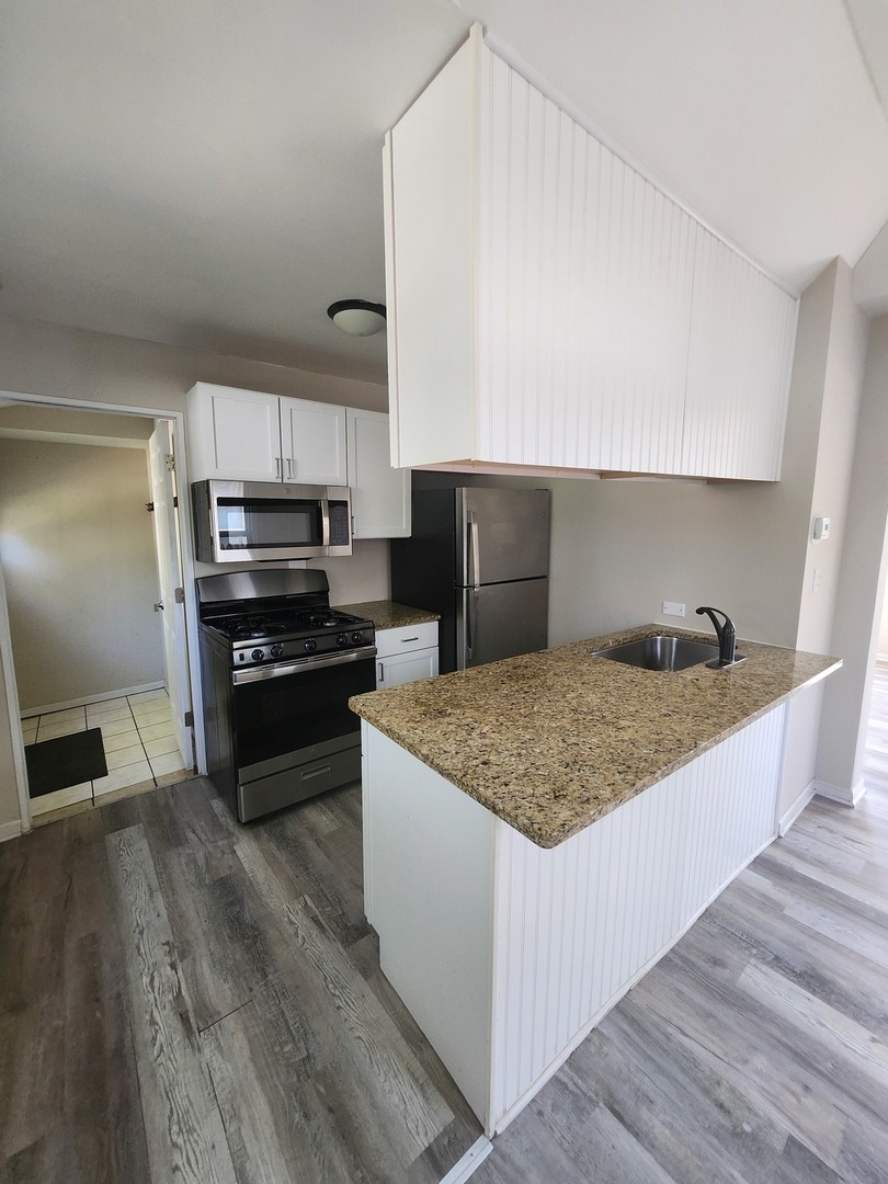 450 Center Avenue #W, Aurora, IL 60505