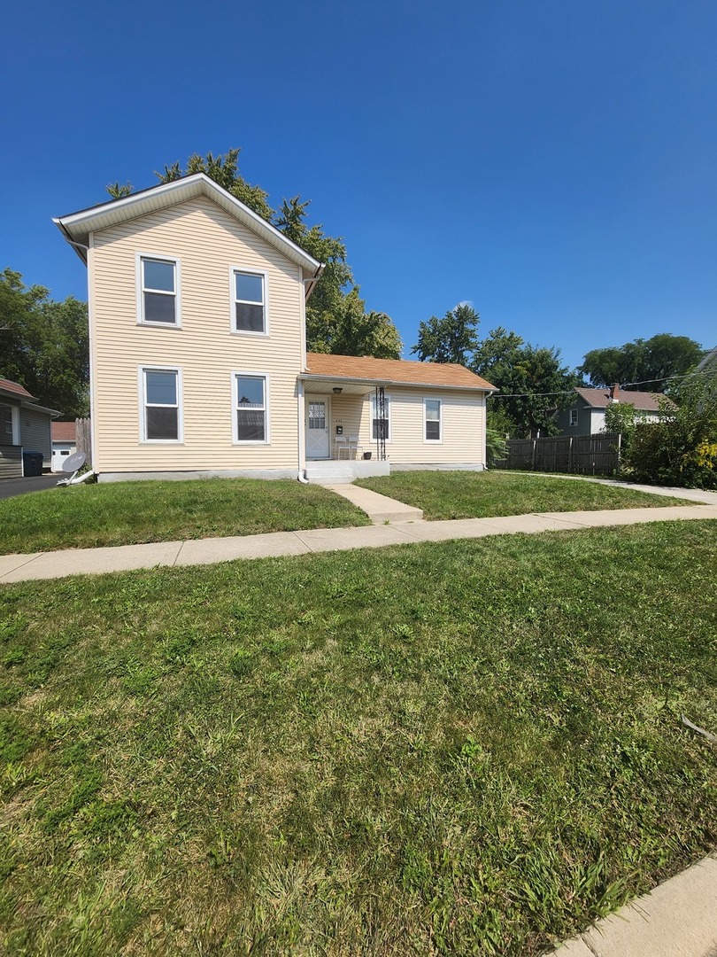 450 Center Avenue #W, Aurora, IL 60505