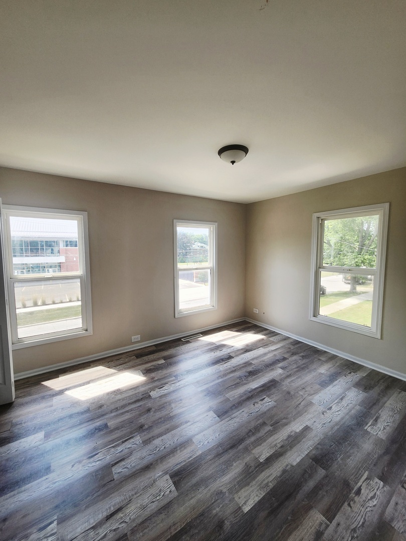 450 Center Avenue #W, Aurora, IL 60505