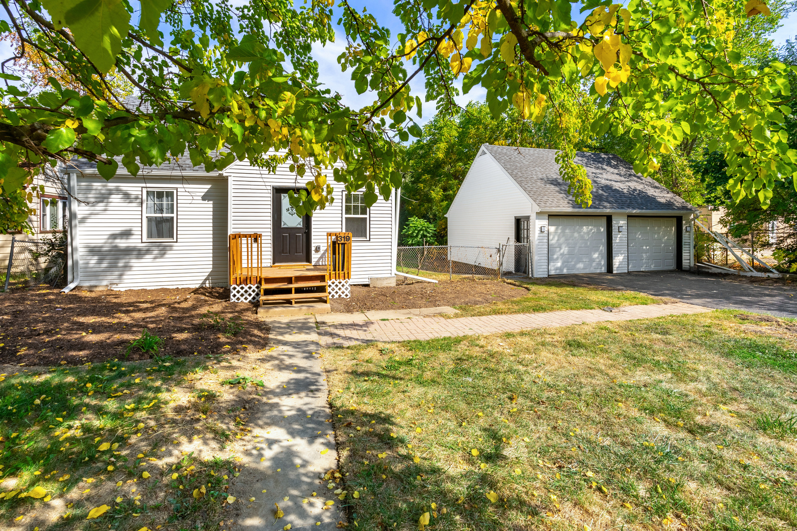 319 Grandview Drive, Round Lake Park, IL 60073