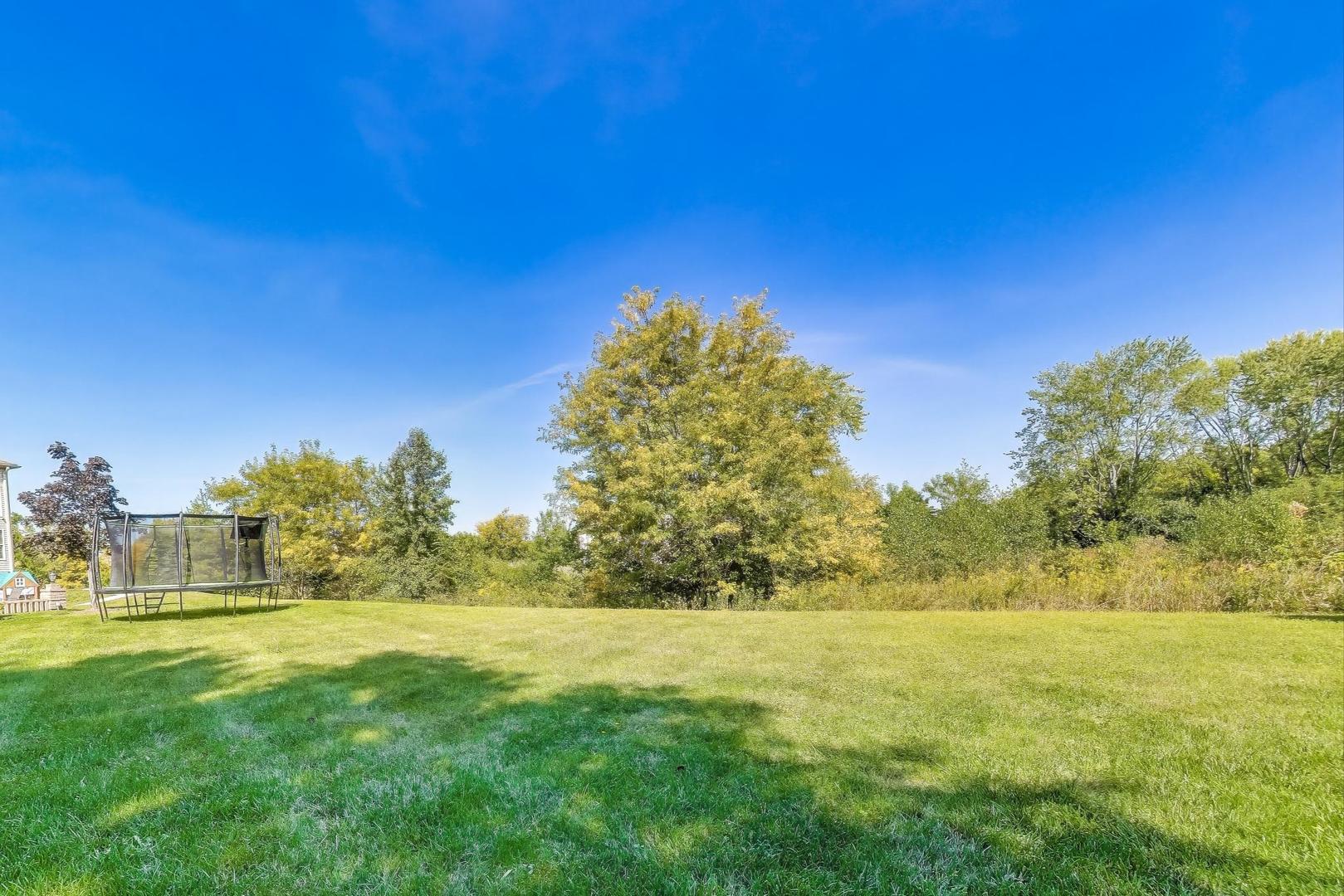 5205 Notting Hill Road, Gurnee, IL 60031
