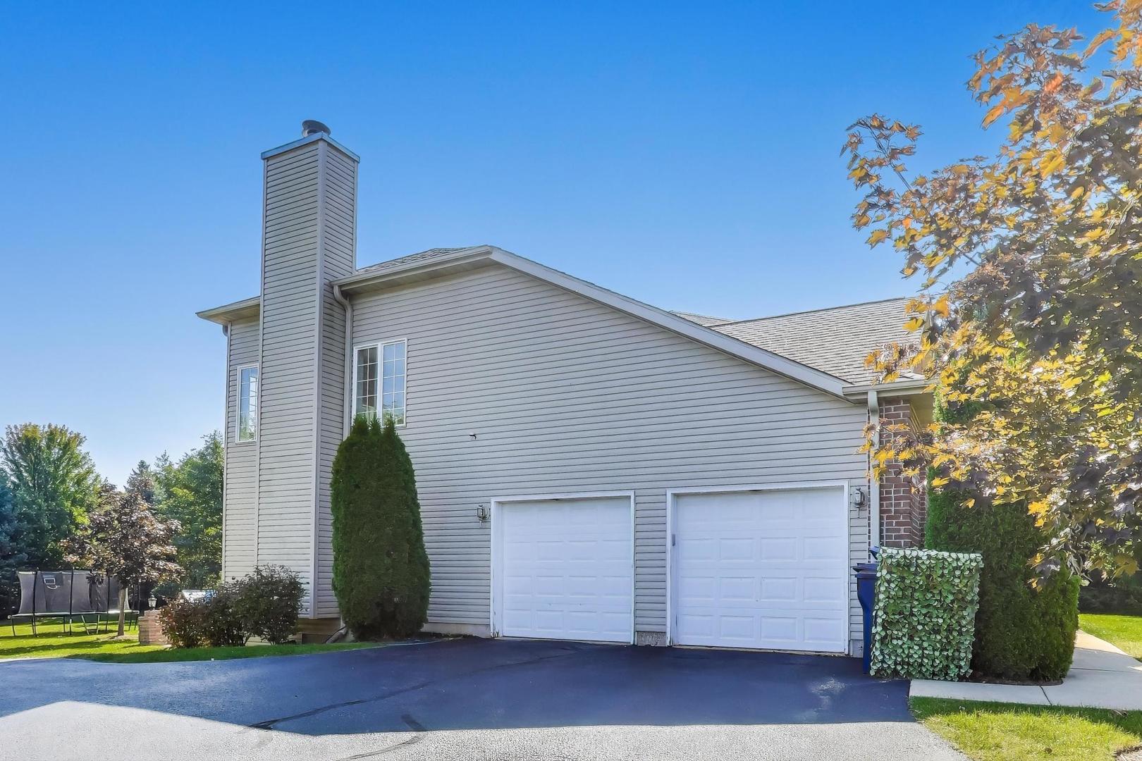5205 Notting Hill Road, Gurnee, IL 60031