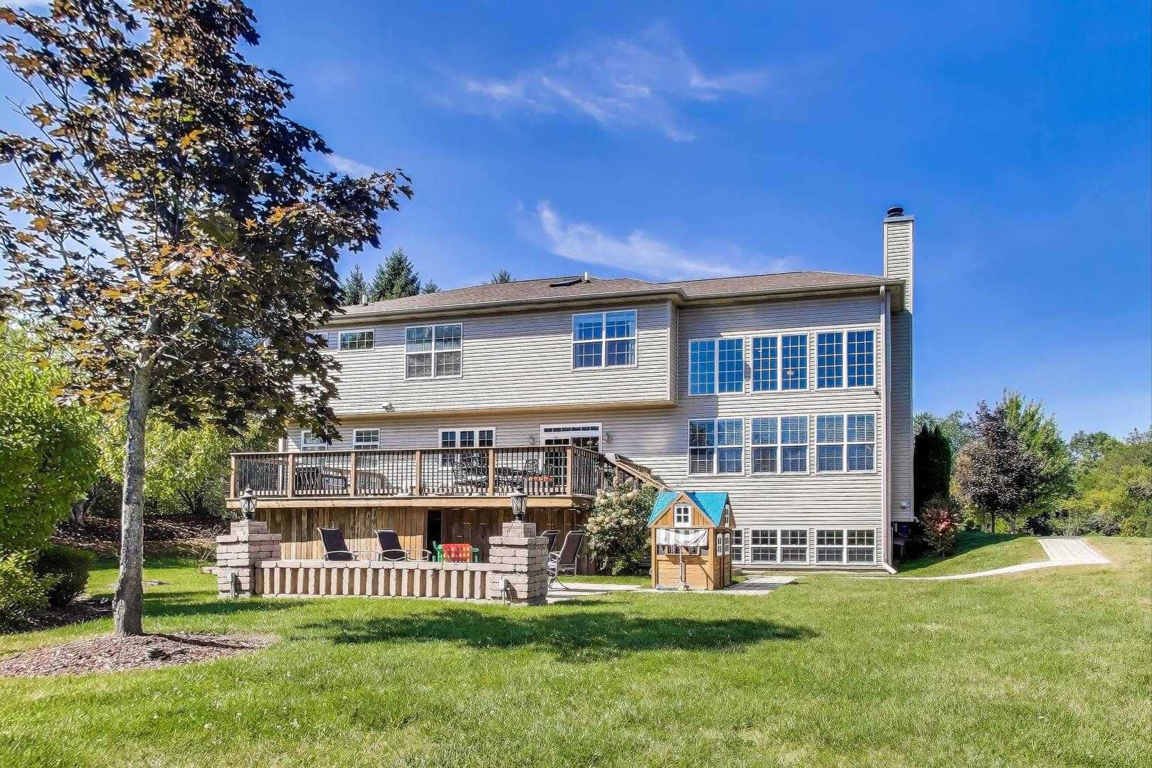 5205 Notting Hill Road, Gurnee, IL 60031