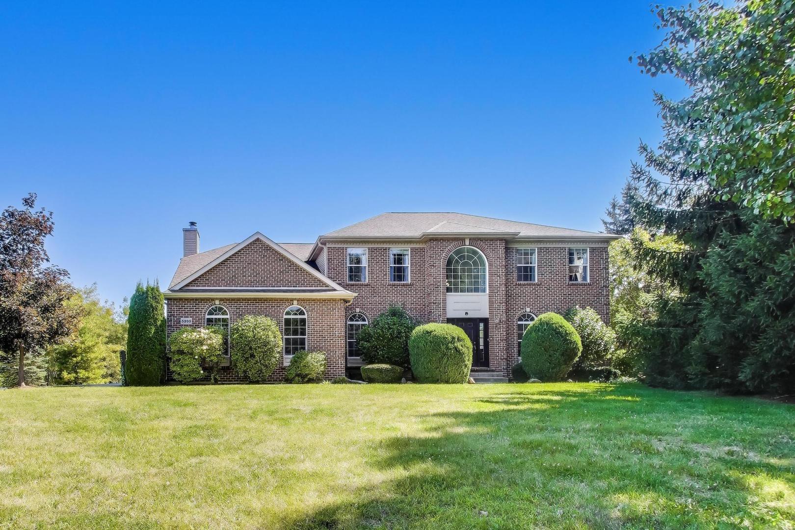 5205 Notting Hill Road, Gurnee, IL 60031