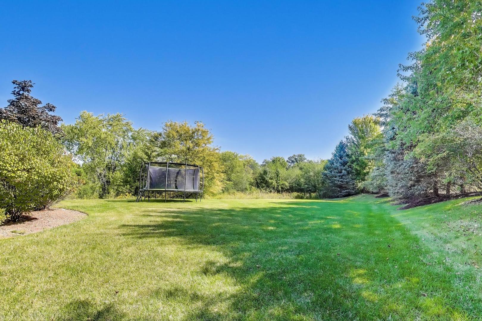 5205 Notting Hill Road, Gurnee, IL 60031