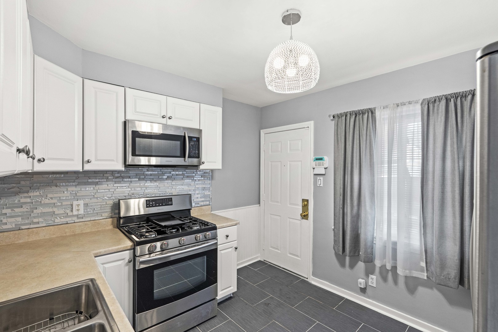 32 166th Place, Calumet City, IL 60409