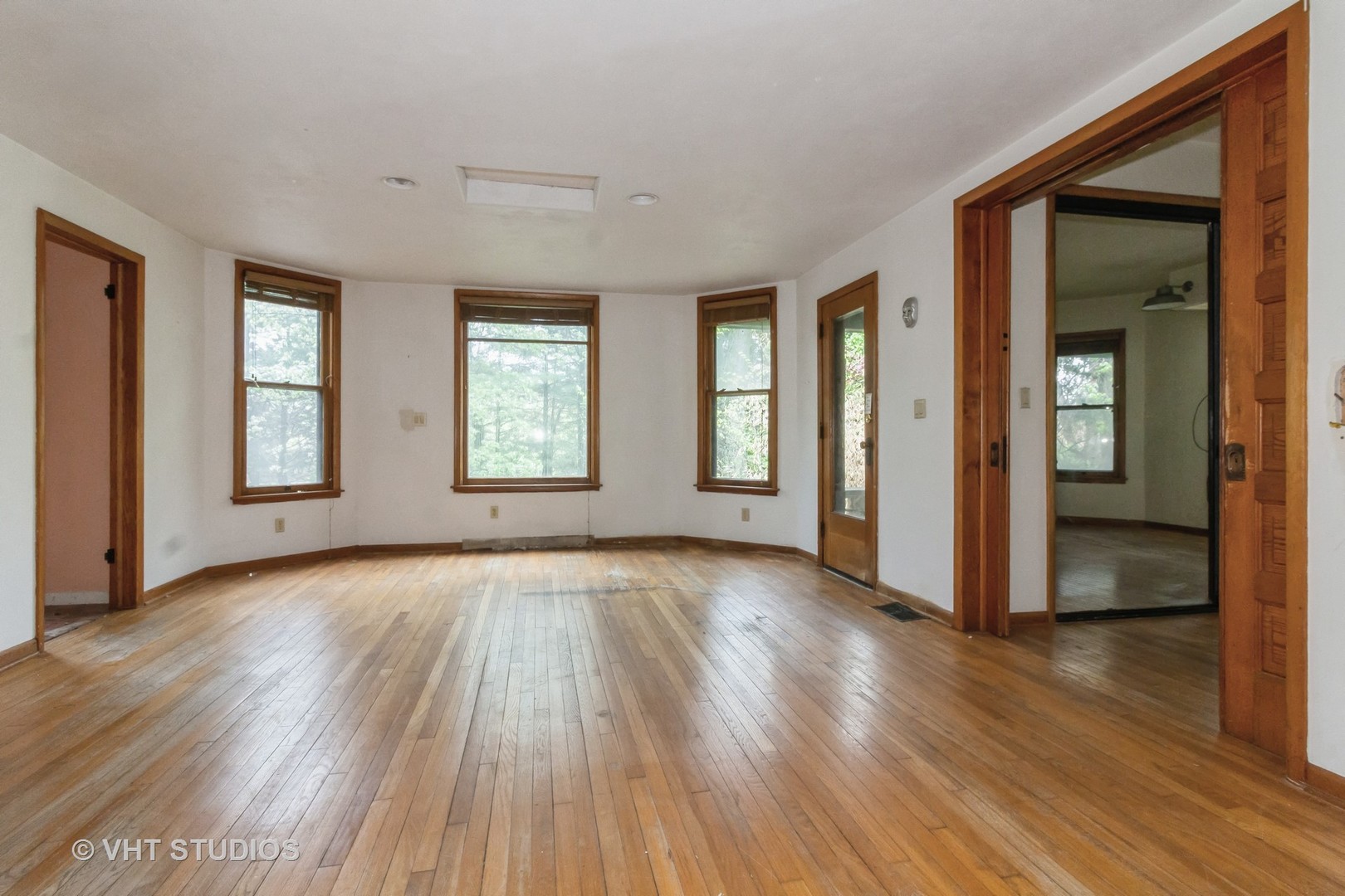300 N River Road, Naperville, IL 60540