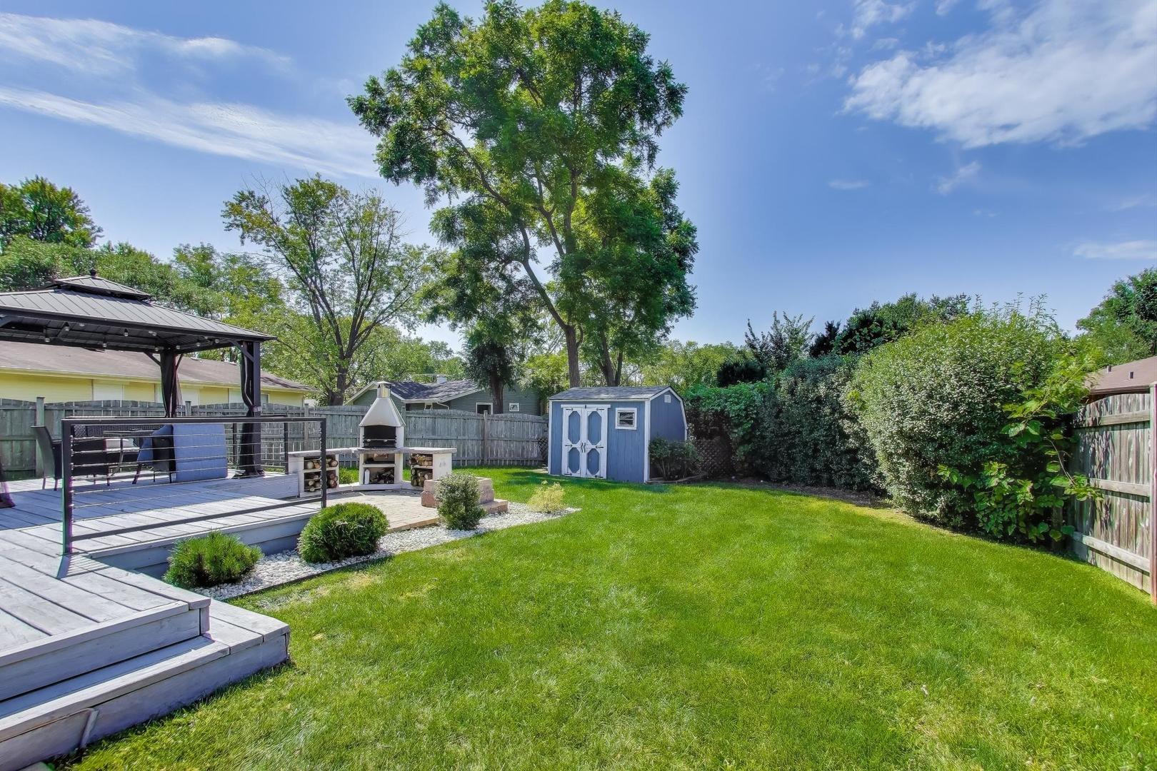 260 Mulberry Lane, Elk Grove Village, IL 60007