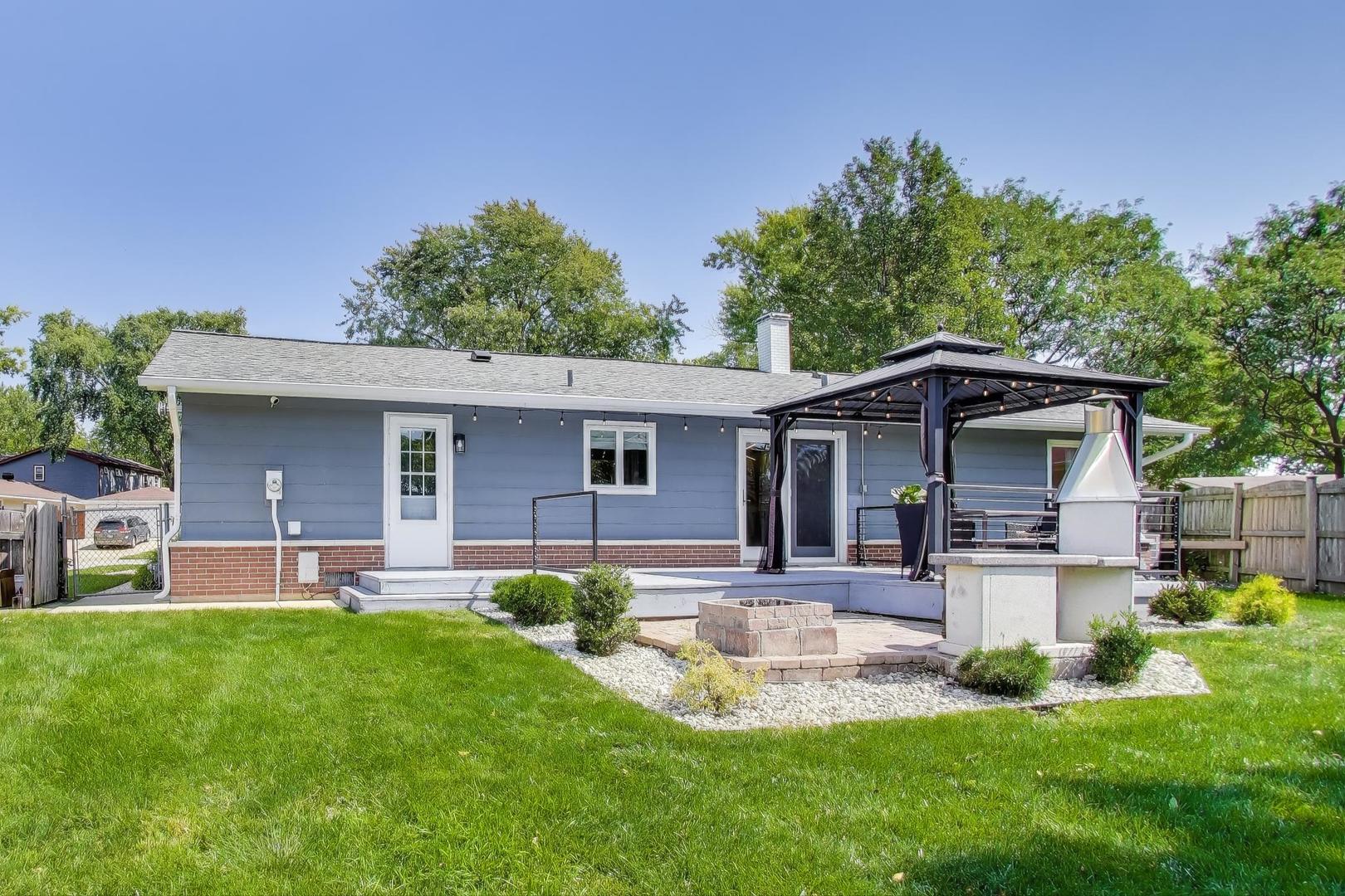 260 Mulberry Lane, Elk Grove Village, IL 60007