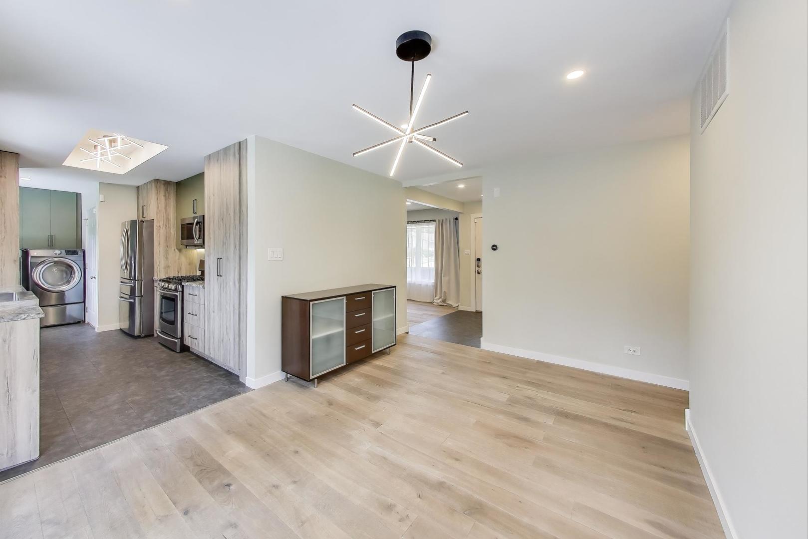 260 Mulberry Lane, Elk Grove Village, IL 60007