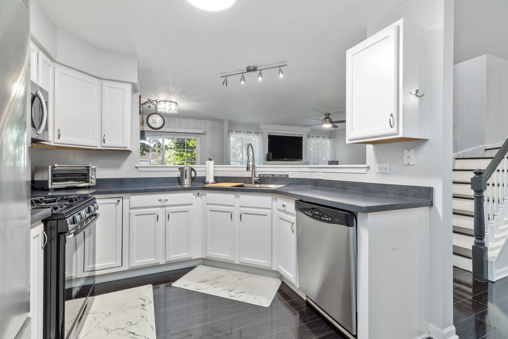 2395 Stoughton Circle, Aurora, IL 60502