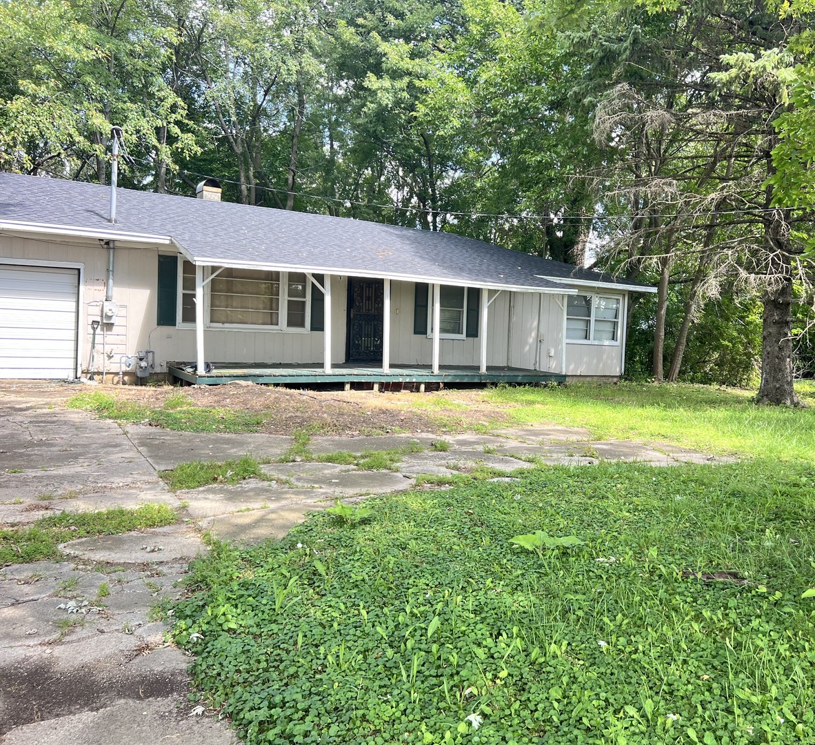 617 E FAIRVIEW Drive, DeKalb, IL 60115