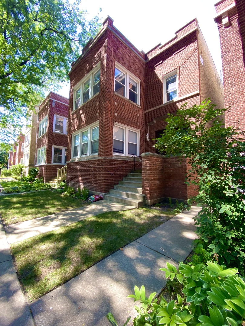 Chicago, IL 60625
