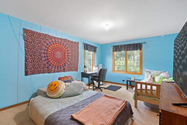 918 N Cross Street, Wheaton, IL 60187
