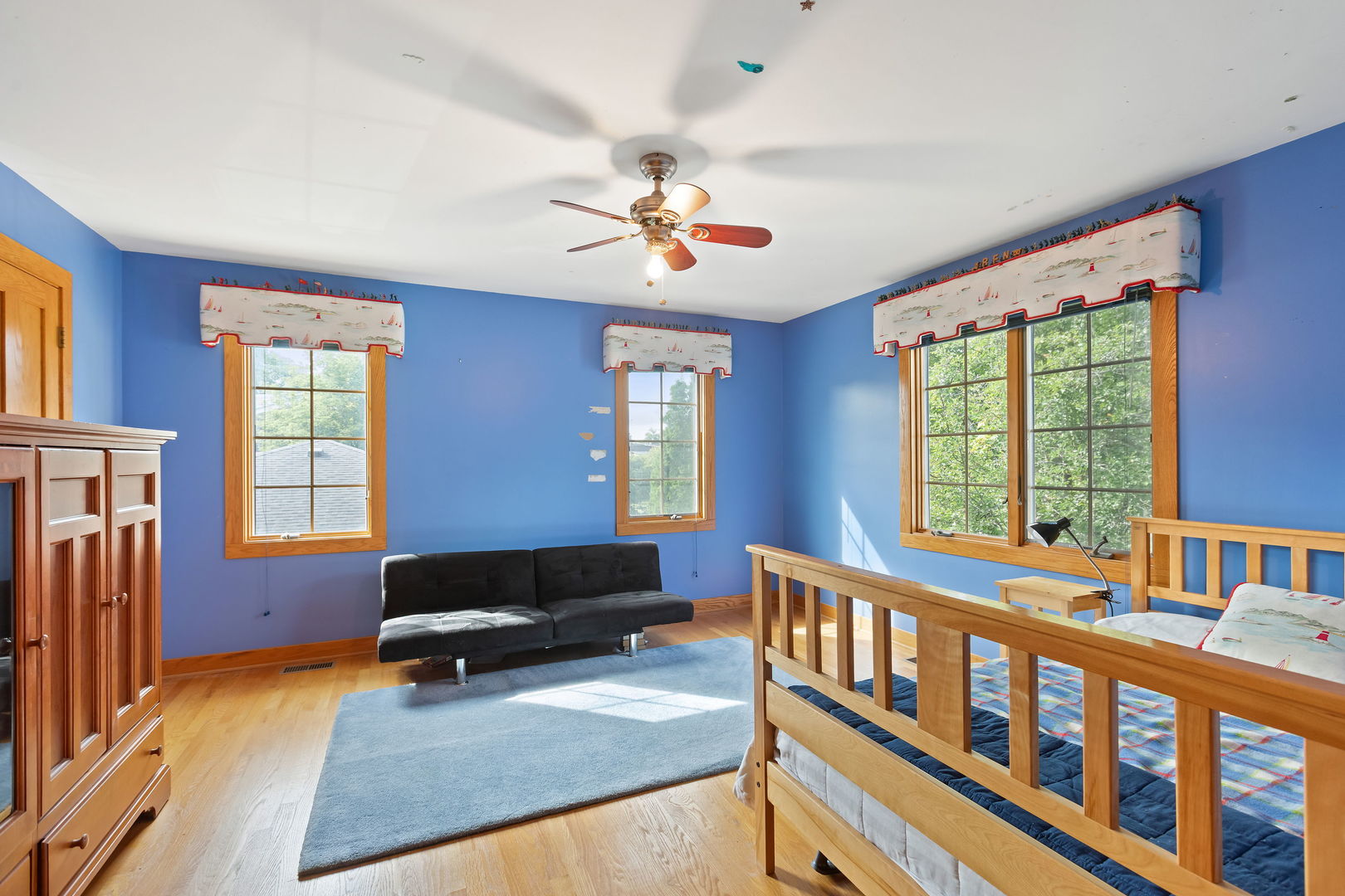 918 N Cross Street, Wheaton, IL 60187