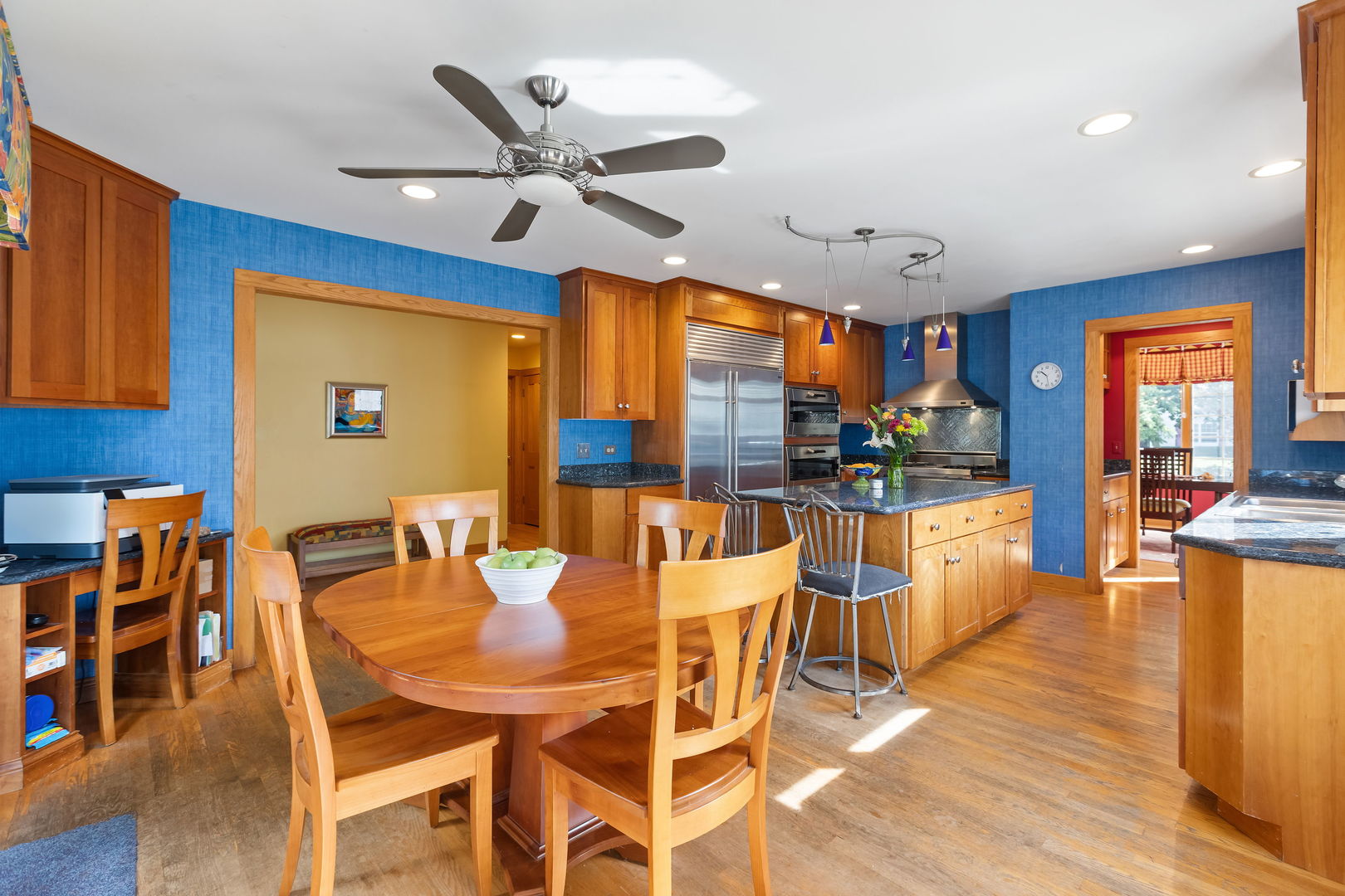 918 N Cross Street, Wheaton, IL 60187