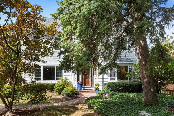 918 N Cross Street, Wheaton, IL 60187