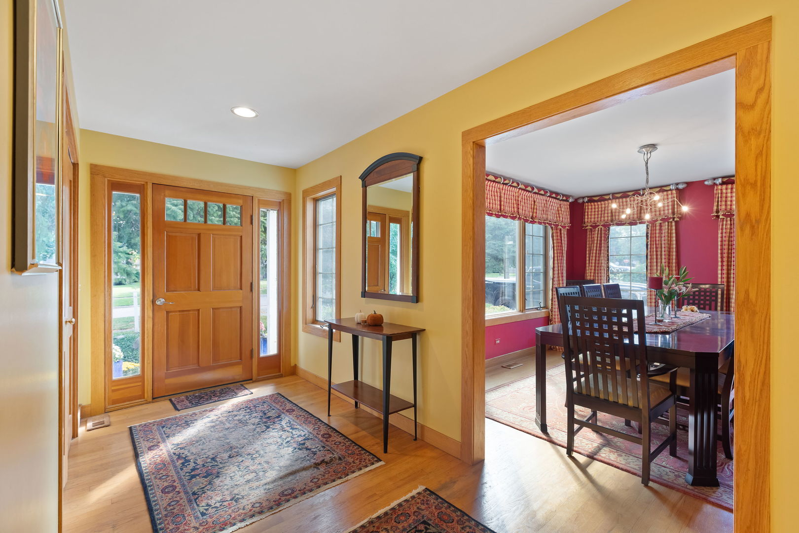 918 N Cross Street, Wheaton, IL 60187