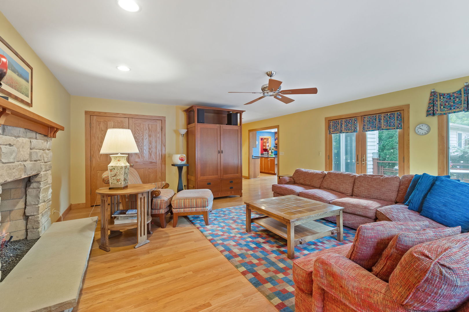 918 N Cross Street, Wheaton, IL 60187