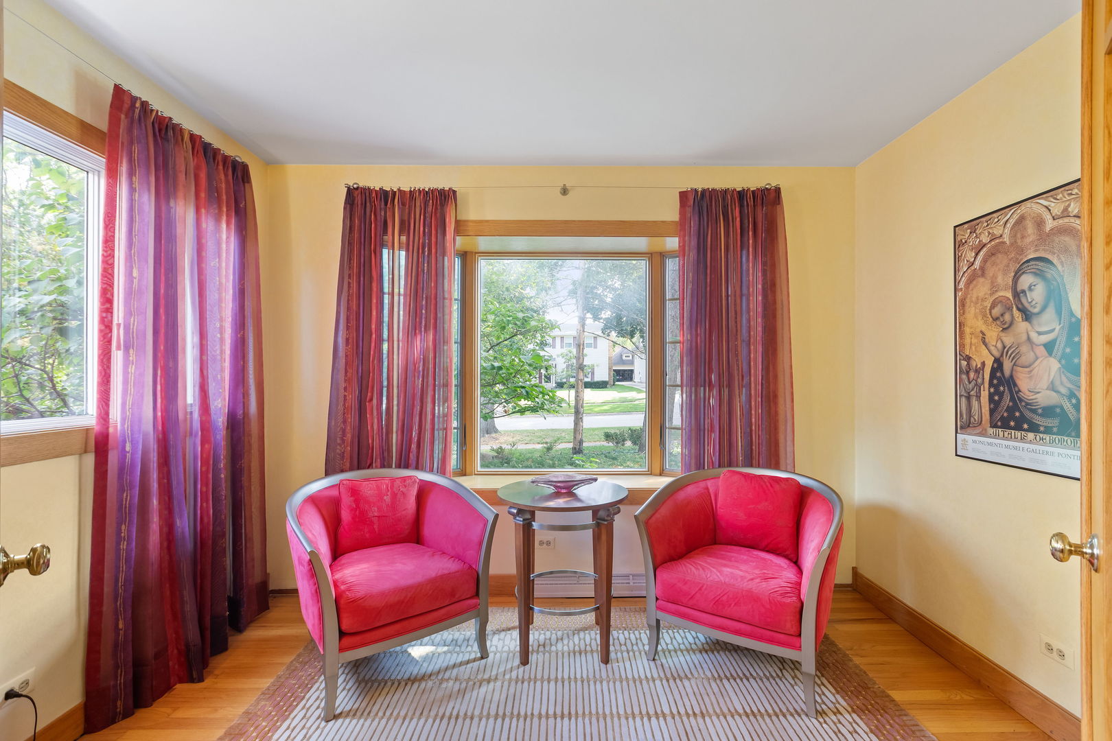 918 N Cross Street, Wheaton, IL 60187