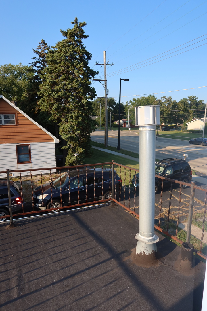 8638 Central Avenue, Burbank, IL 60459