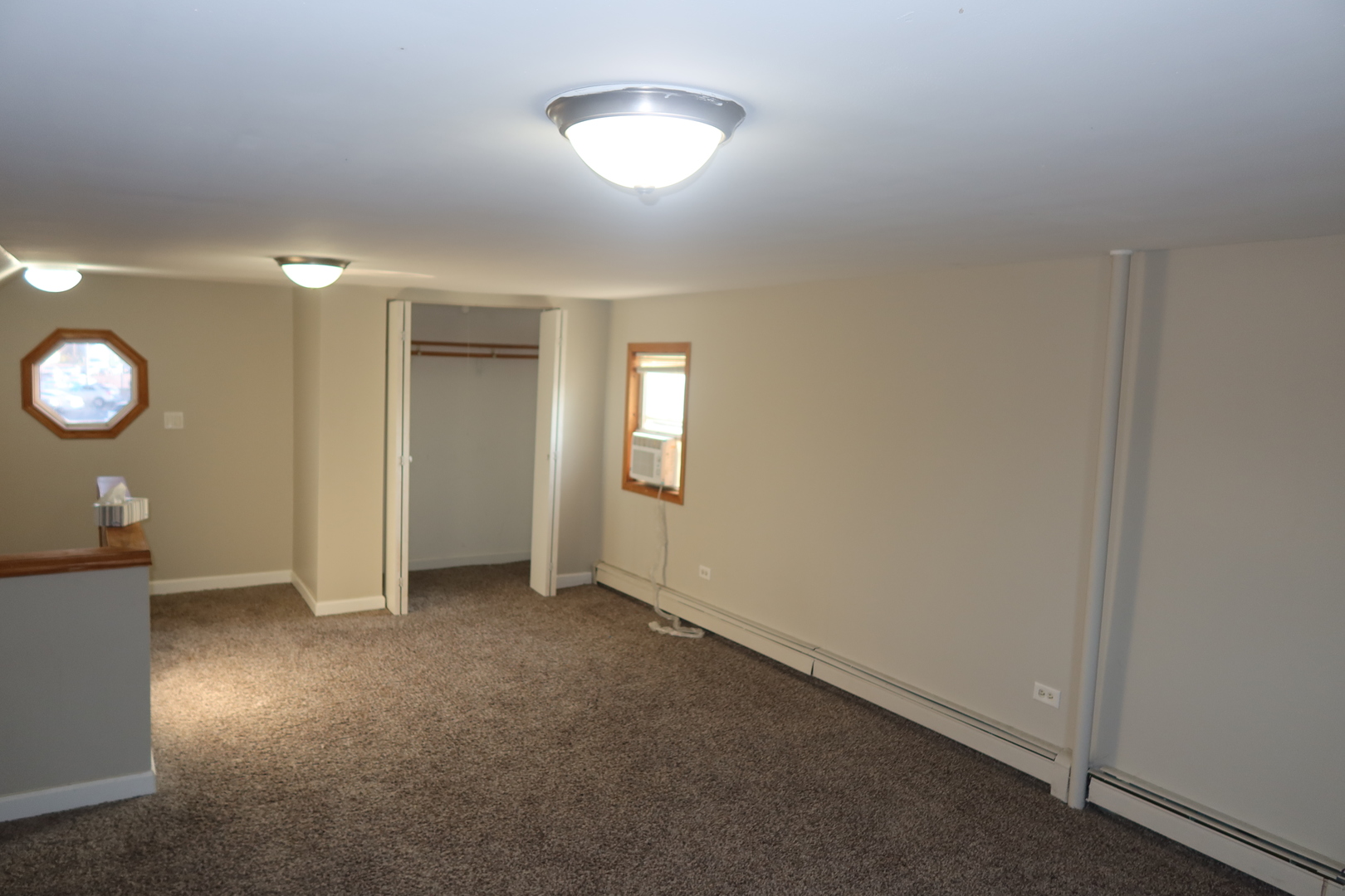 8638 Central Avenue, Burbank, IL 60459