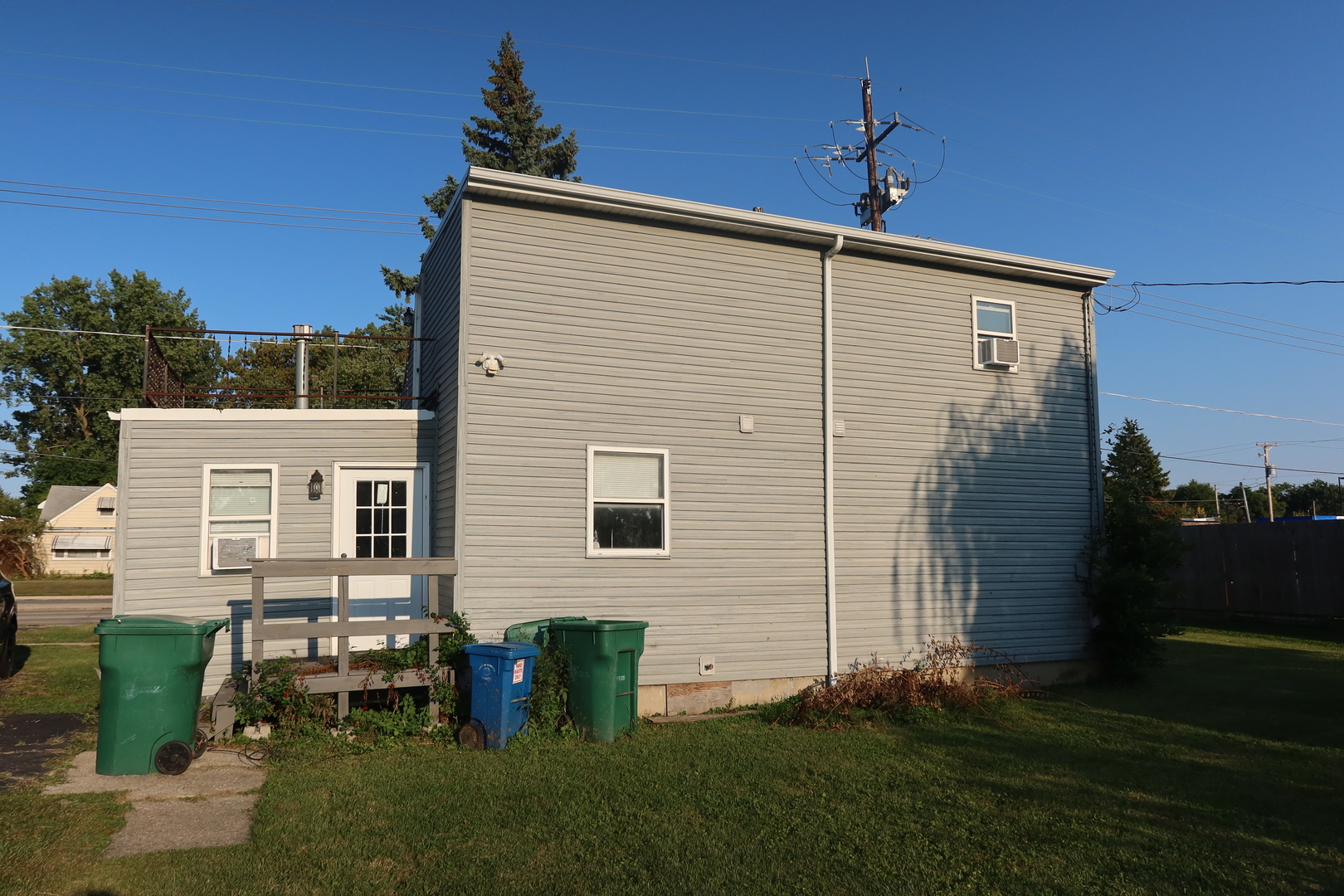 8638 Central Avenue, Burbank, IL 60459