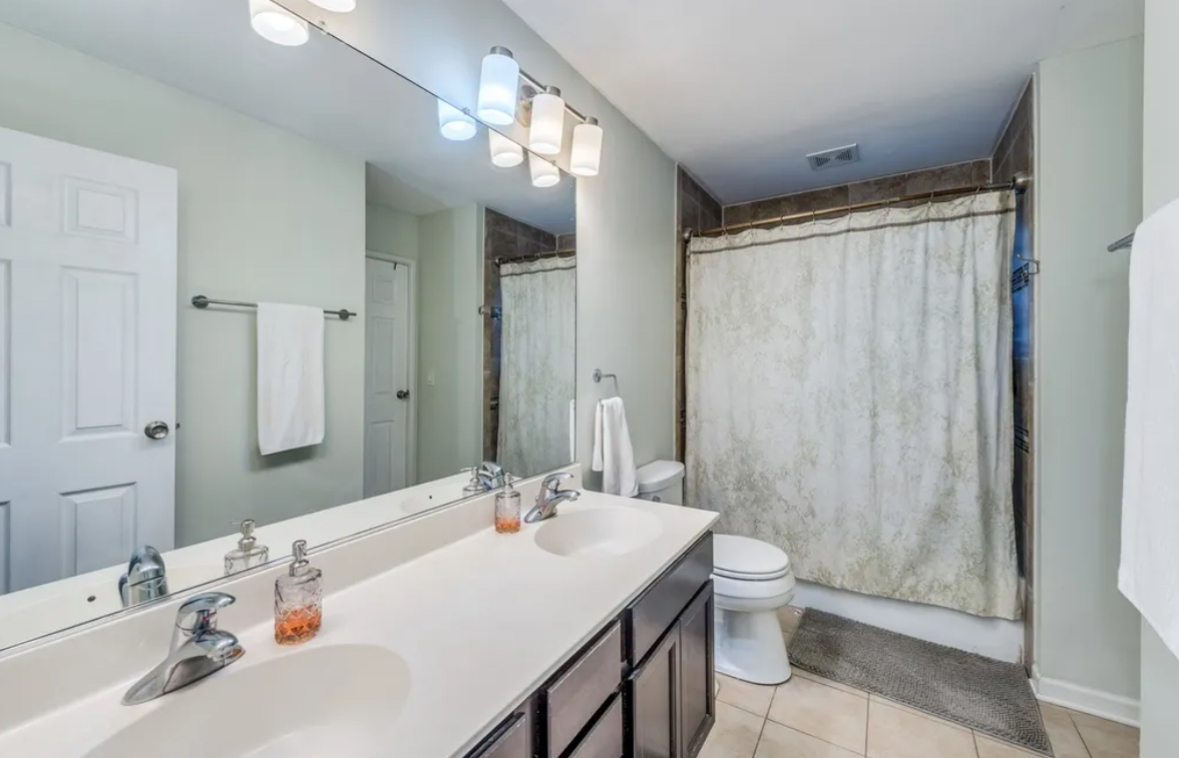 655 Oklahoma Circle, Elk Grove Village, IL 60007