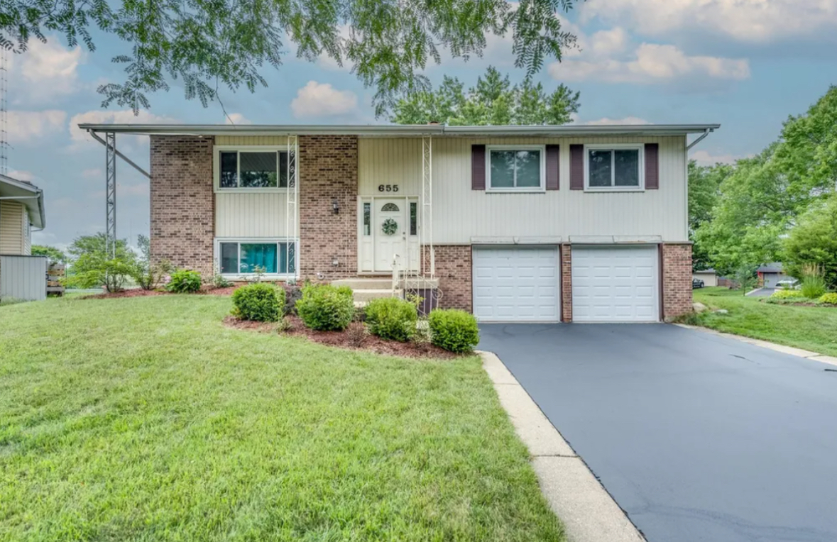 655 Oklahoma Circle, Elk Grove Village, IL 60007