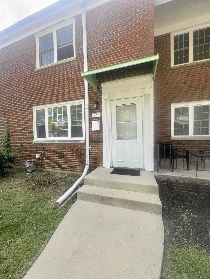 921 N Prairie Avenue, Joliet, IL 60435