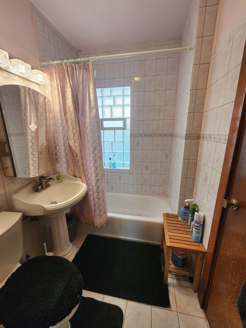6226 S Francisco Avenue, Chicago, IL 60629