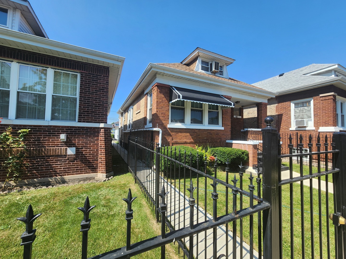 6226 S Francisco Avenue, Chicago, IL 60629