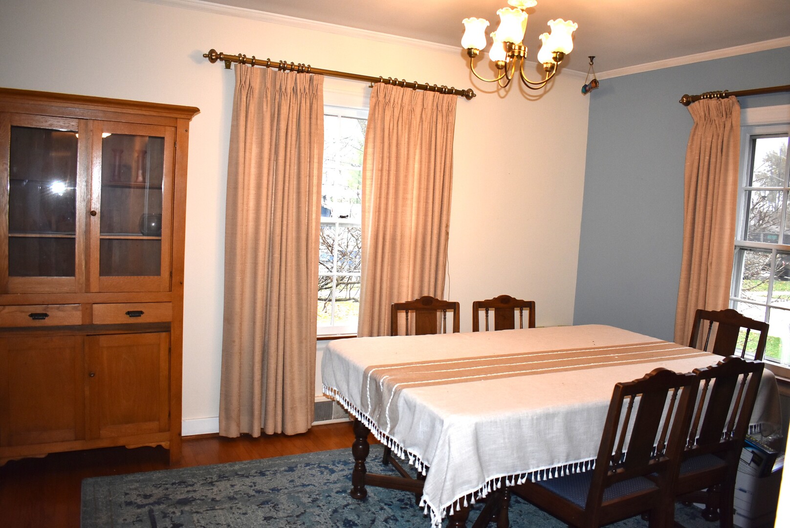 240 N Willow Road, Elmhurst, IL 60126