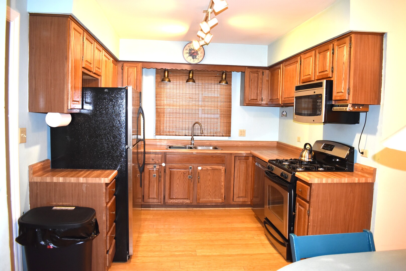 240 N Willow Road, Elmhurst, IL 60126