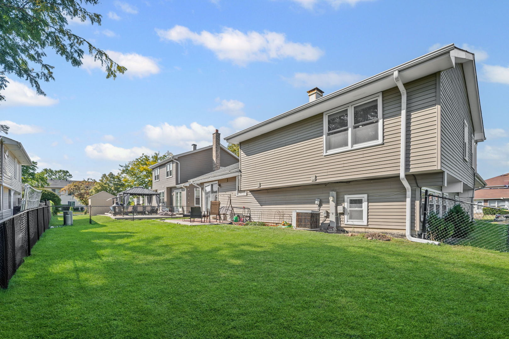 1283 Bristol Lane, Hanover Park, IL 60133